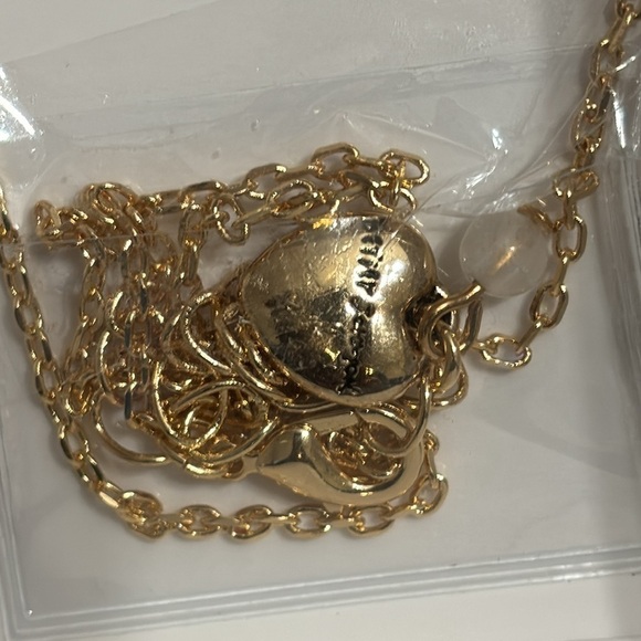 NIB.  BETSEY JOHNSON GUMMY BEAR NECKLACE AND EARRINGS BOXED SET - Picture 8 of 9